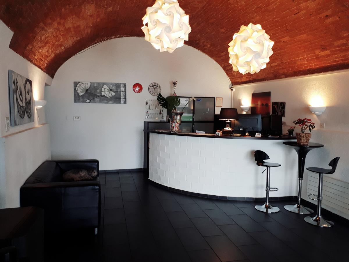 Hotel Garni Battello Melide Eksteriør bilde